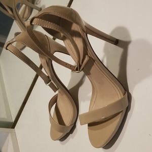 Open toe heel sandal